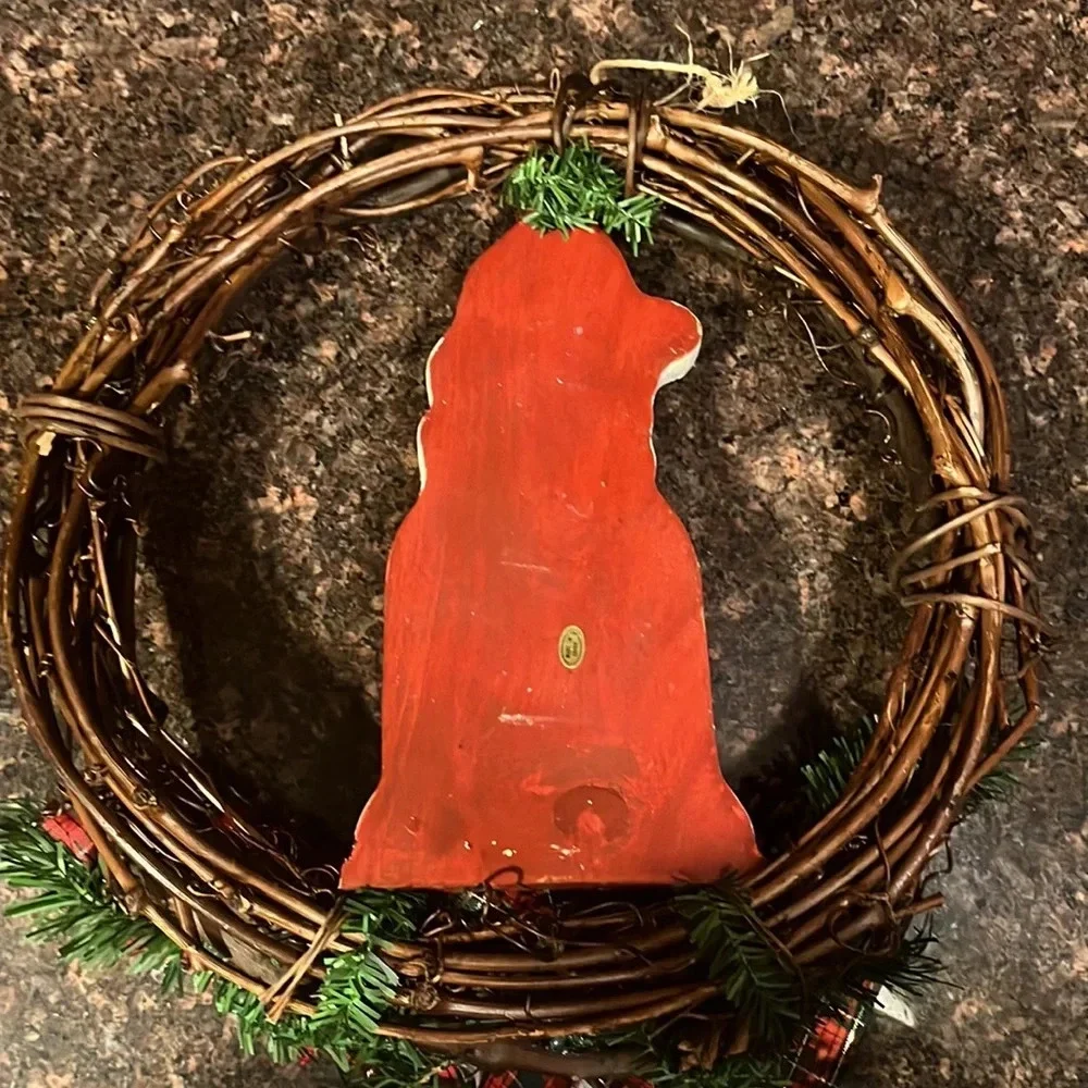 Christmas‎ Wreath Hand-painted Wooden Santa Decoration 13” Pinecones Holly